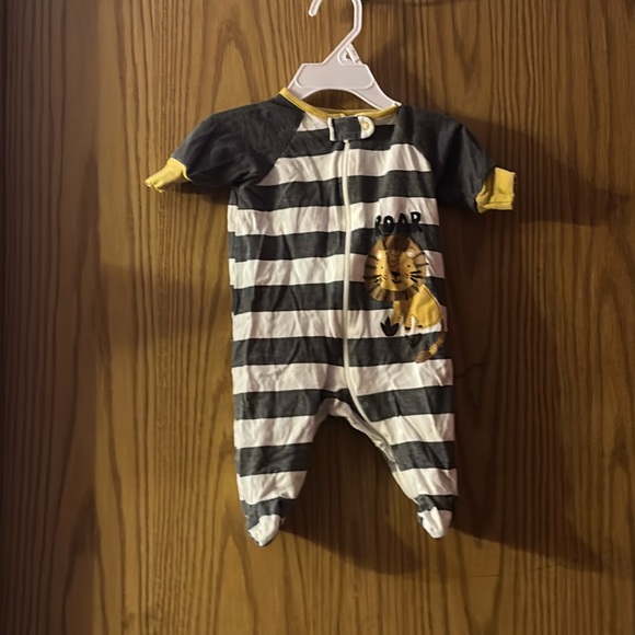 Gerber sleeper newborn size - Picture 1 of 3